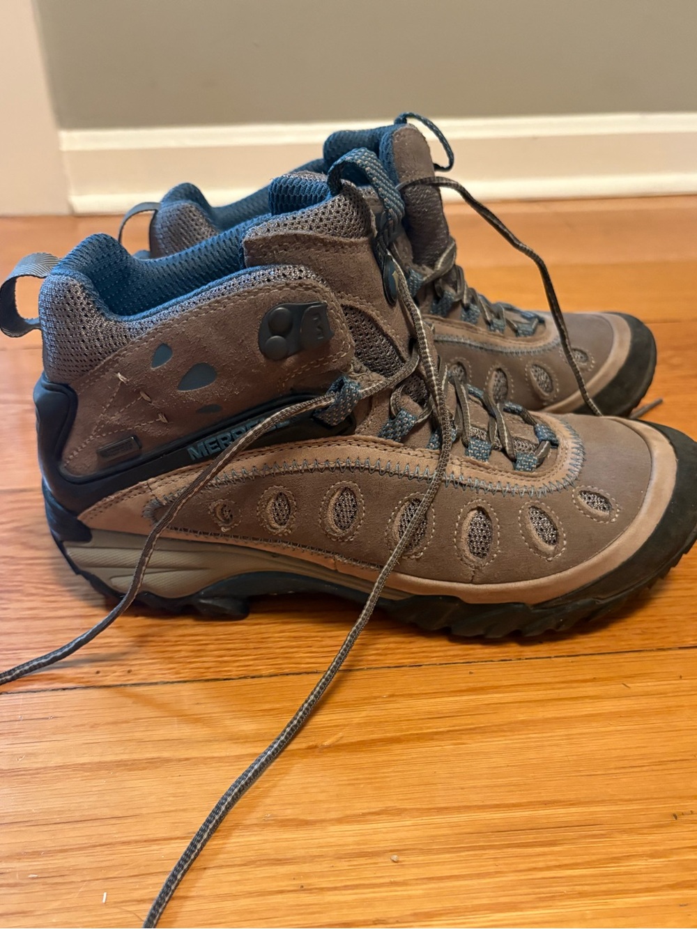 Merrell Chamelion Arc 2 Mid Waterproof Hiking Boots